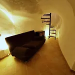 A Stone Tower 1 Apartman Trebiano