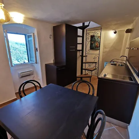 Apartmán A Stone Tower 1 *